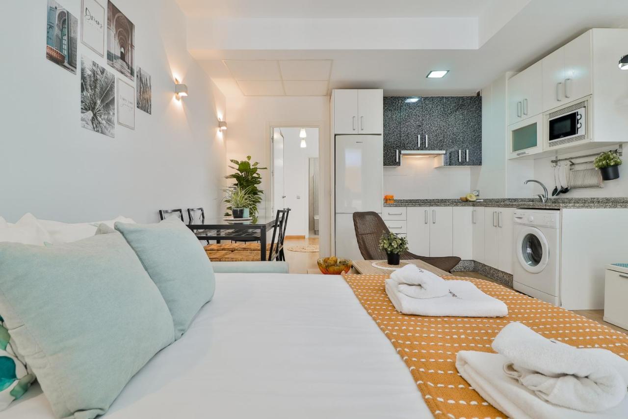 C47 - Cosy Aapartment With Parking マラガ エクステリア 写真