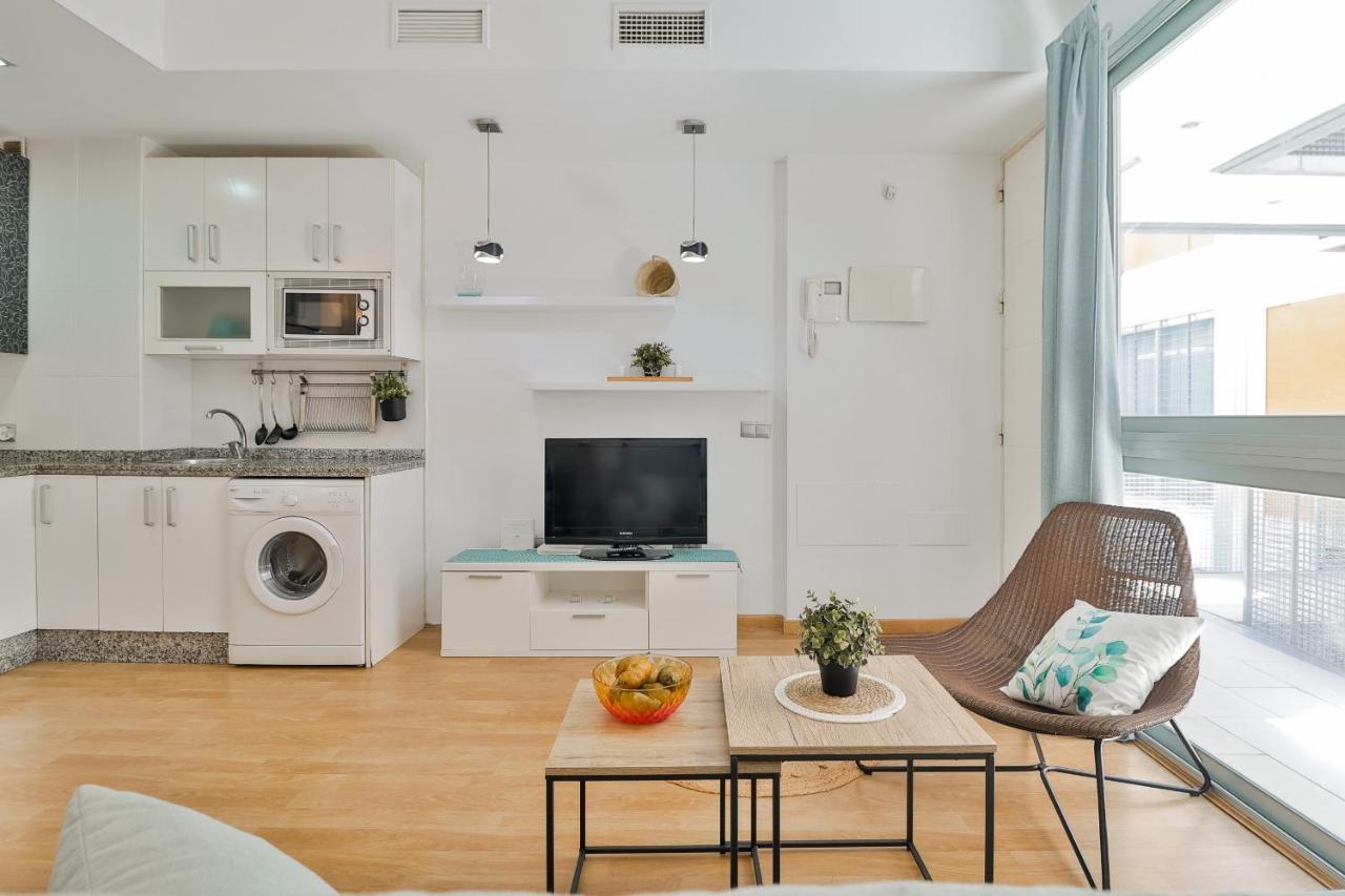 C47 - Cosy Aapartment With Parking マラガ エクステリア 写真