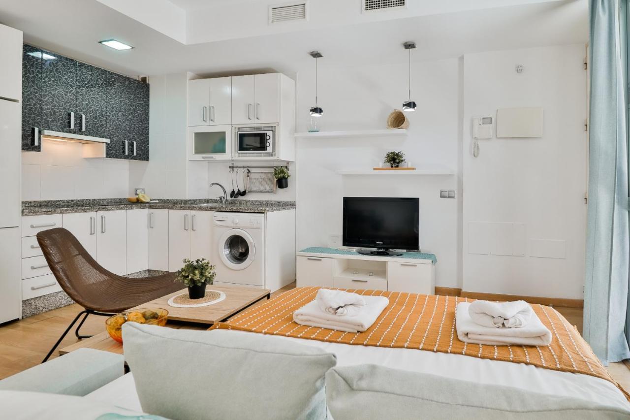 C47 - Cosy Aapartment With Parking マラガ エクステリア 写真