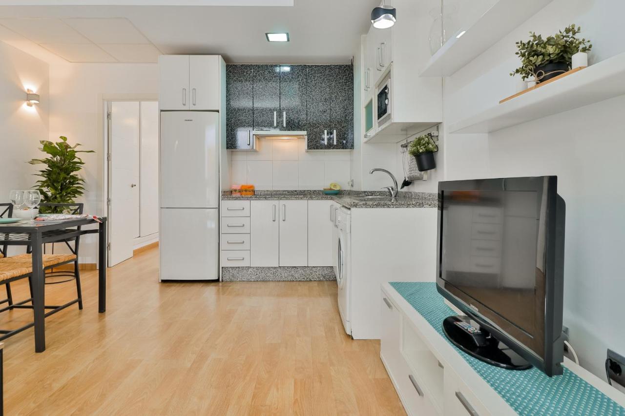 C47 - Cosy Aapartment With Parking マラガ エクステリア 写真