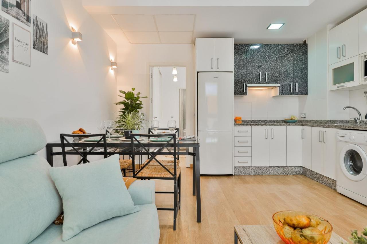 C47 - Cosy Aapartment With Parking マラガ エクステリア 写真